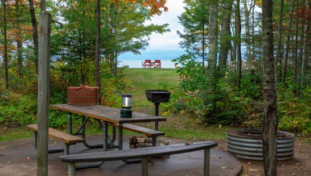 5 Picturesque Cabins & Campgrounds with Lakes to Visit This Fall